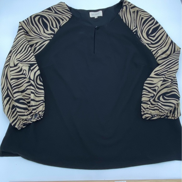 MELLODAY Tops - MELLODAY Woman’s Top XL Zebra Print Black & Tan Keyhole